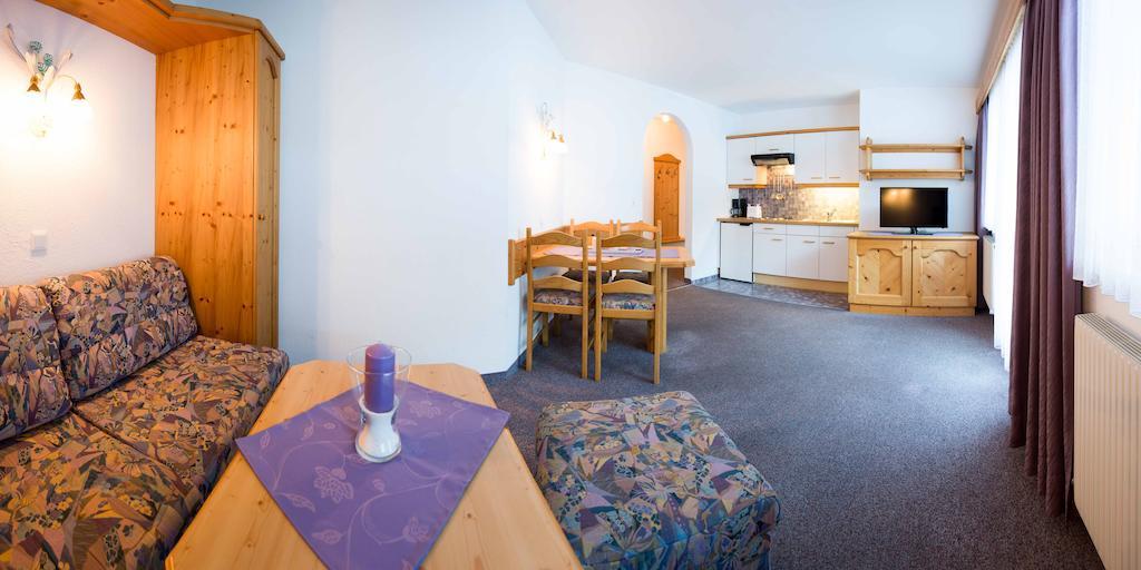 Pension Roasthof Neustift im Stubaital Buitenkant foto