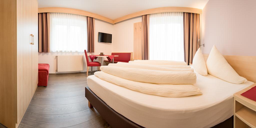 Pension Roasthof Neustift im Stubaital Kamer foto