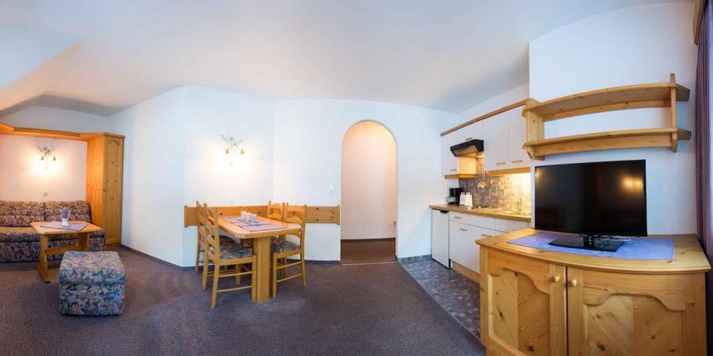 Pension Roasthof Neustift im Stubaital Buitenkant foto